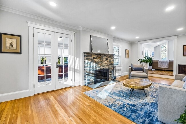 Building Photo - 37 Commonwealth Park