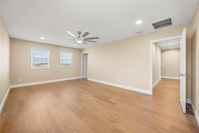 Building Photo - 2049 Heart Lk Dr