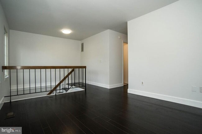 Building Photo - 3335 Oakshade Ct