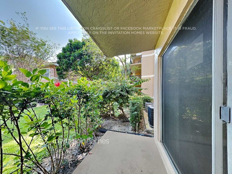 Building Photo - 8761 Wiles Rd