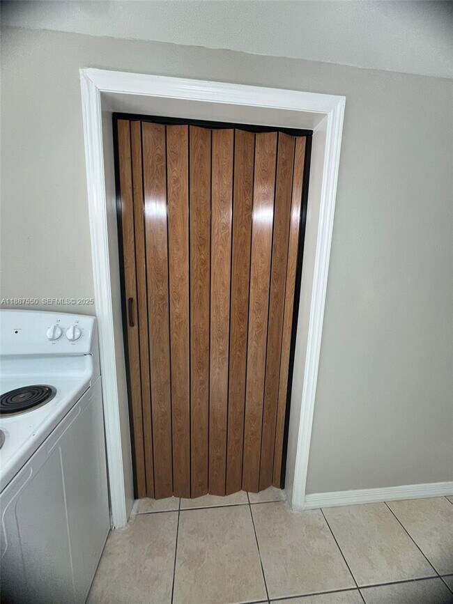 Building Photo - 3407 N Avenida Republica de Cuba