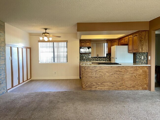 Building Photo - 2bed 2bath Gated Community with a Swimming Pool