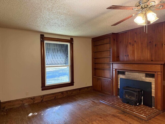 Building Photo - 116 W North St