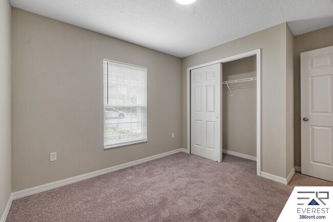 Building Photo - 3 Slumber Path
