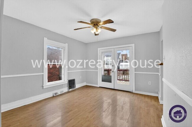 Building Photo - 3377 Lagrange St