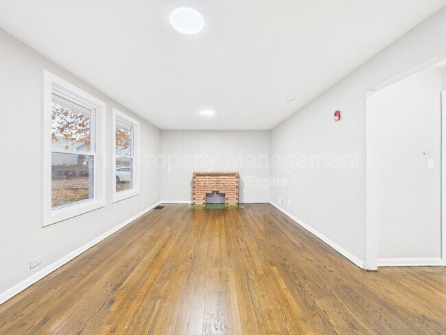 Building Photo - 7560 Prospect Ave