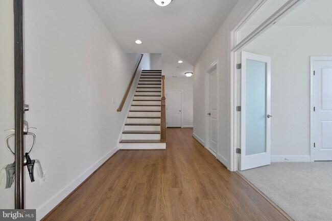 Building Photo - 20686 Glenmont Ter