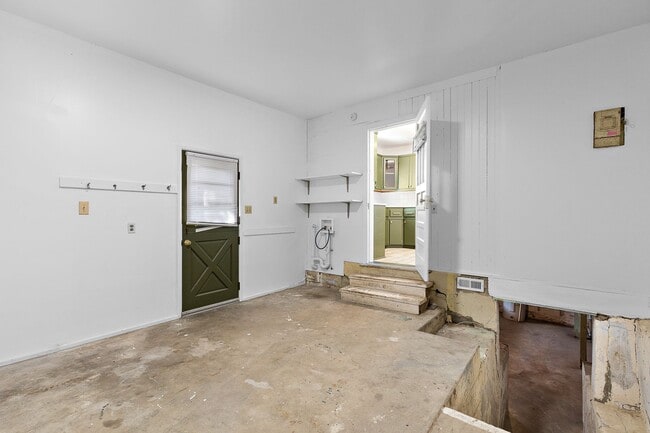 Building Photo - Updated three bedroom home