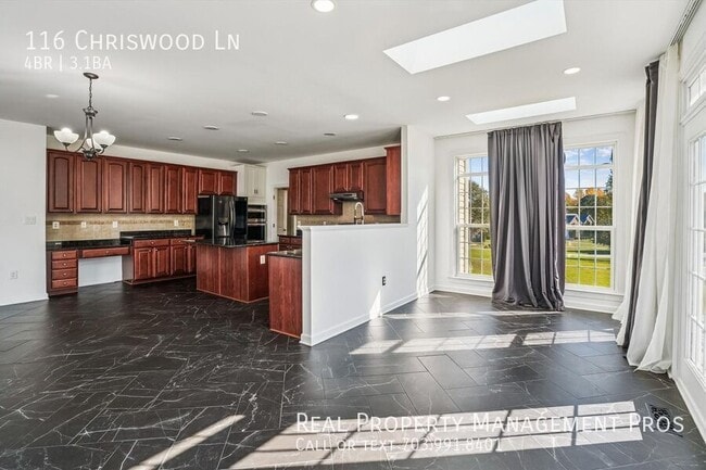 Building Photo - 116 Chriswood Ln