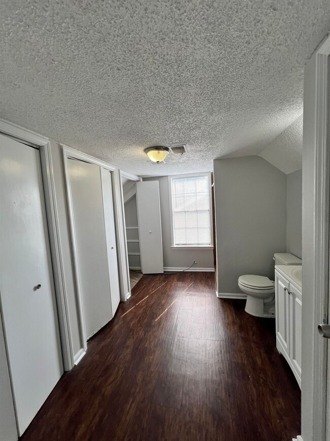 Building Photo - 6342 Midsummer Way