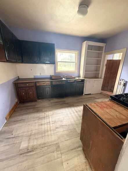 Building Photo - 235 S Whitesboro St