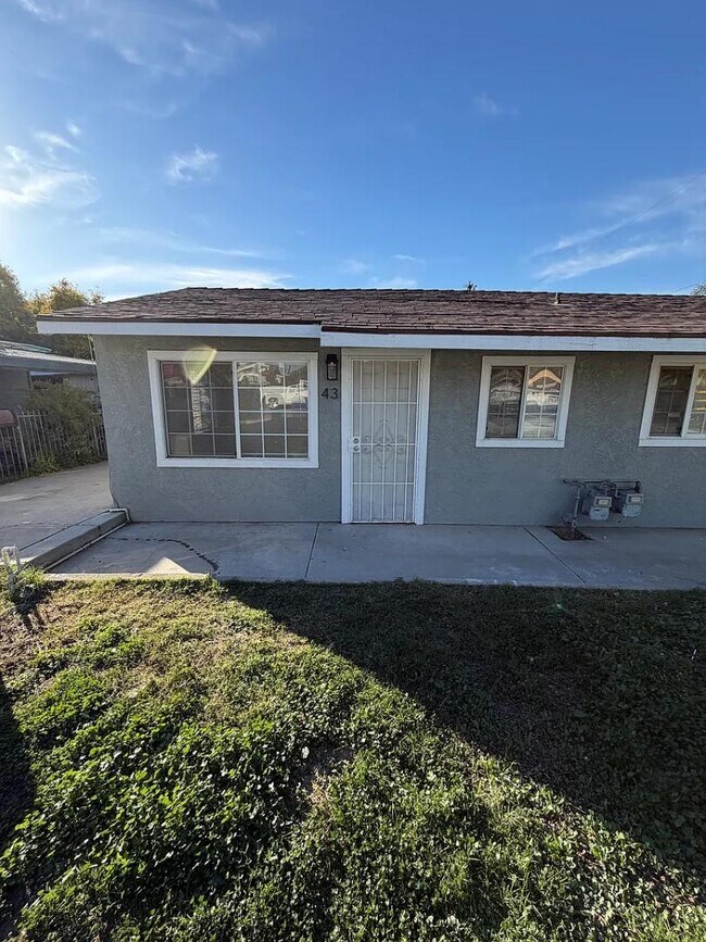 Building Photo - 41 Sanrive Ave