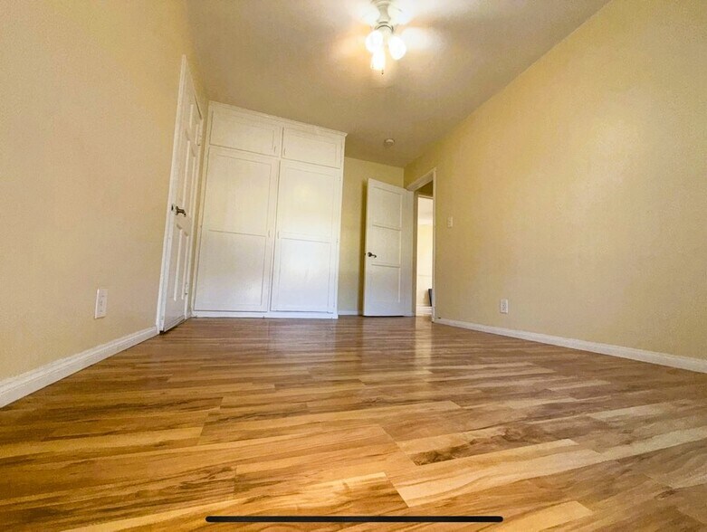 Building Photo - 1721 N Glenoaks Blvd