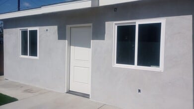 Building Photo - 1907 W 154th Pl