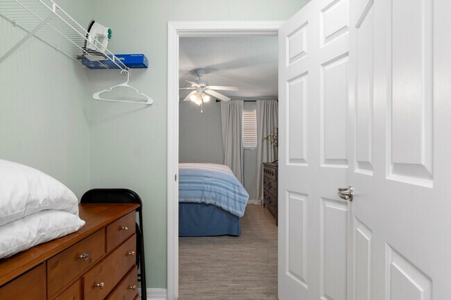 Building Photo - 4 Waterside St