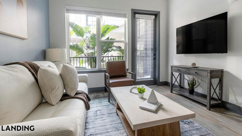 Building Photo - 944 Broadcast Pl