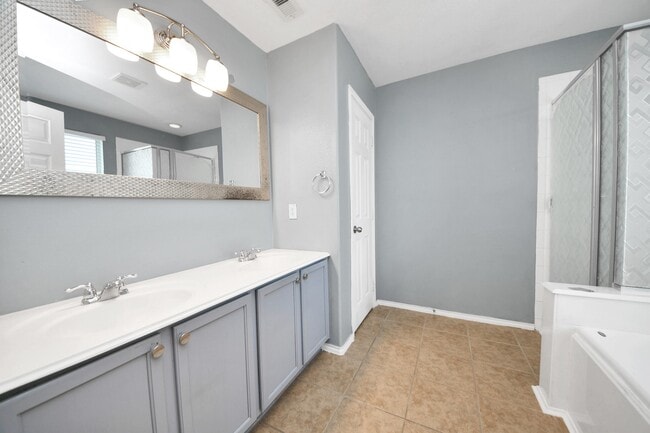 Building Photo - 2038 Eddlewood Ct