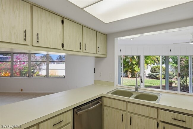 Building Photo - 135 Pebble Beach Blvd