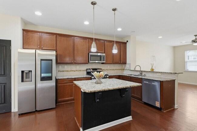 Building Photo - 409 Walsenburg Dr