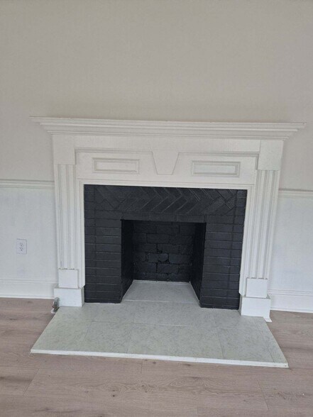 Building Photo - 4104 Old Austell Rd