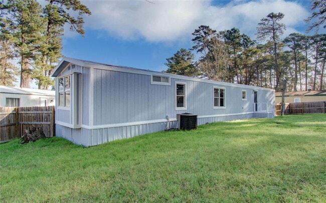 Building Photo - 13419 Commander Cir