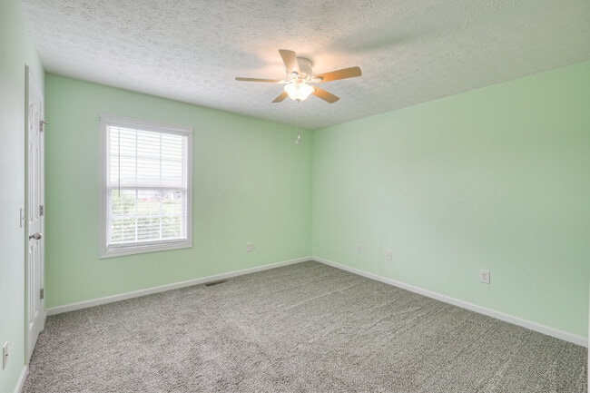 Building Photo - 119 Broomsage Cir