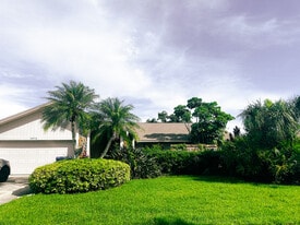 Building Photo - 2970 Pinewood Run
