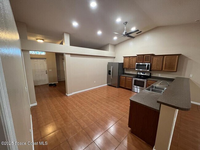 Building Photo - 156 Frederica Ave
