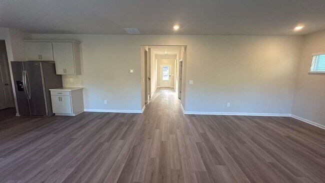 Building Photo - 26 Hemlock Ct