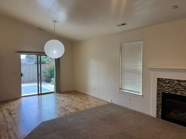 Building Photo - 2435 Bridgewater Way