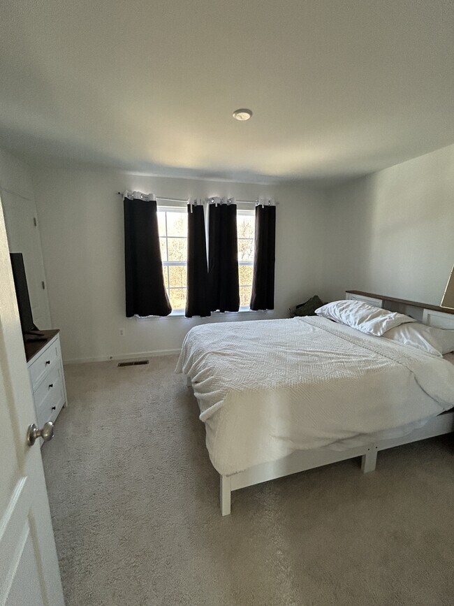 Building Photo - 64 Balsam Ct