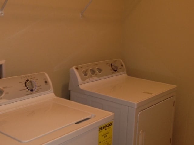 Building Photo - Beautiful 3 bedroom, 2.5 bath recently renovated townhouse in Winter Garden