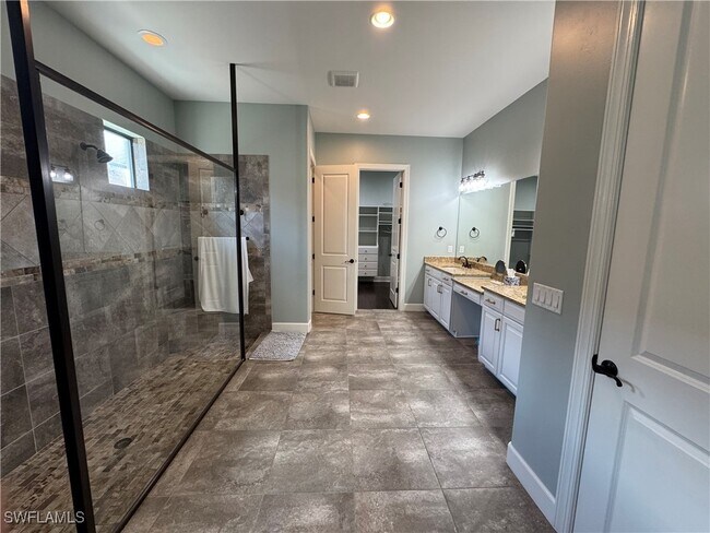 Building Photo - 9470 Galliano Ter