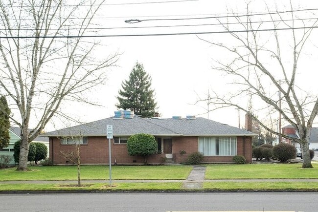 Primary Photo - 3 Bedroom Single Level