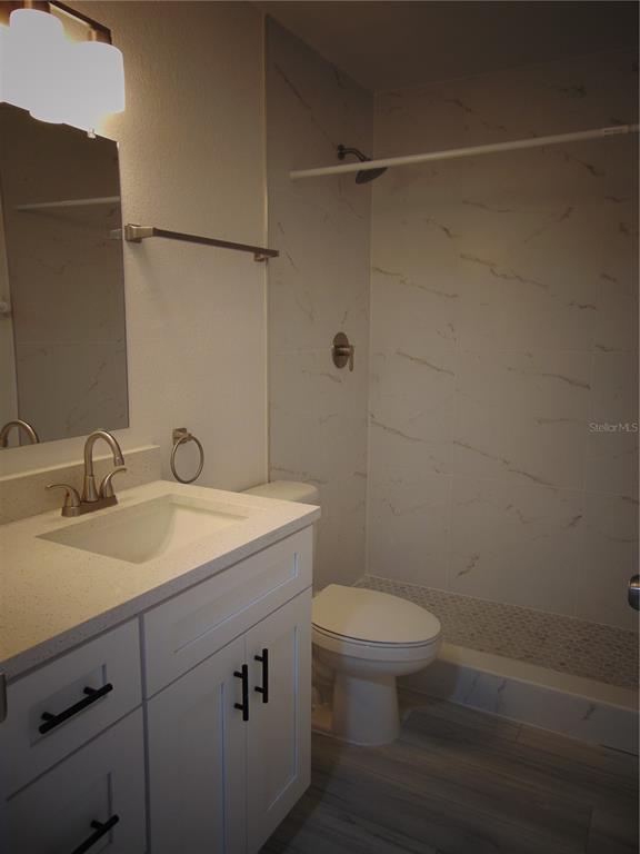 Building Photo - 9005 Tudor Dr