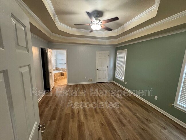 Building Photo - 129 Wagon Wheel Cir