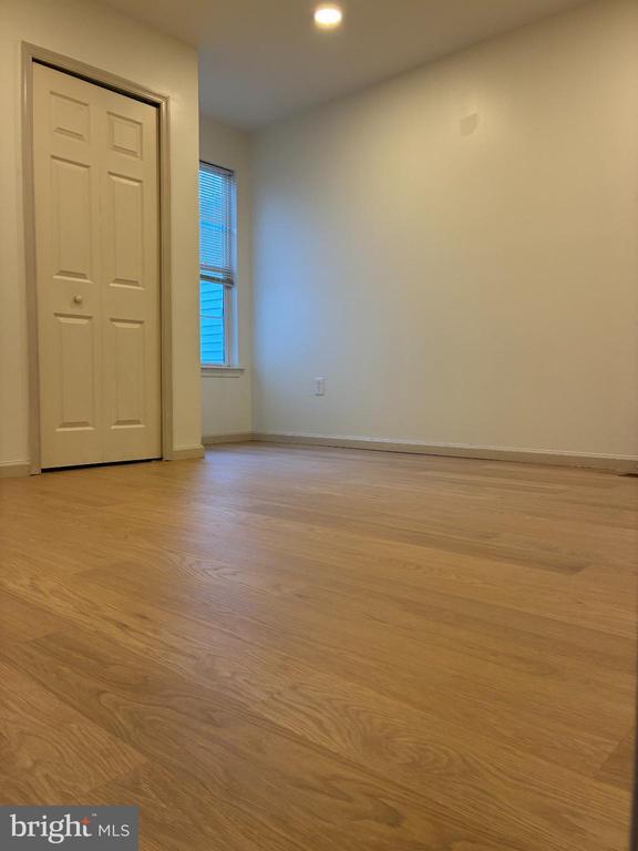 Building Photo - 46 Reading Ave