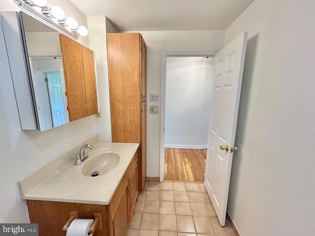 Building Photo - 986 Sherbrook Cir
