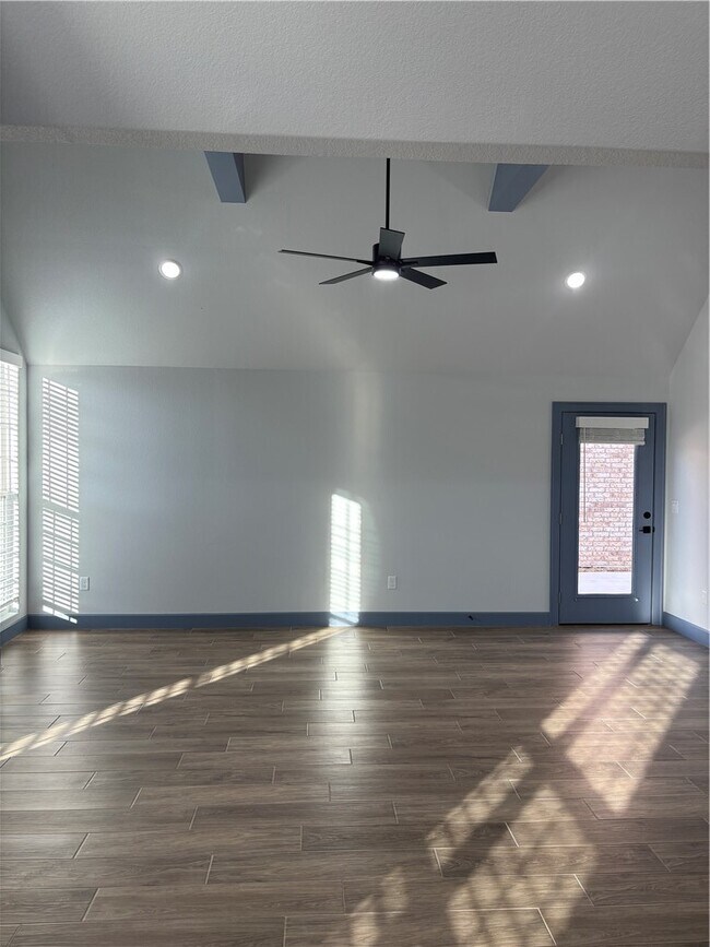 Building Photo - 3200 SW Lovely Ln