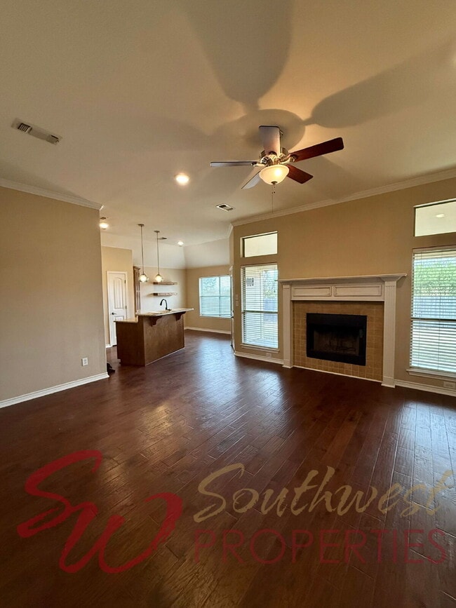 Building Photo - Charming 3 bed, 2 bath rental home with office!