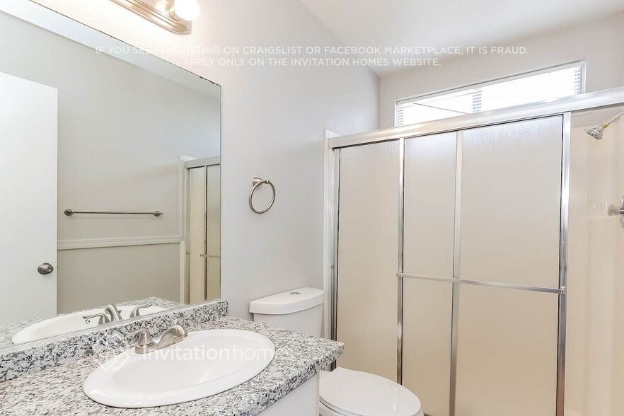 Building Photo - 595 Jackson Dr