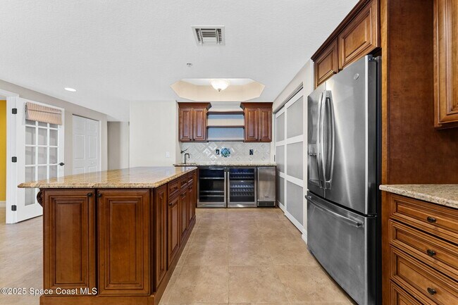 Building Photo - 480 Sail Ln
