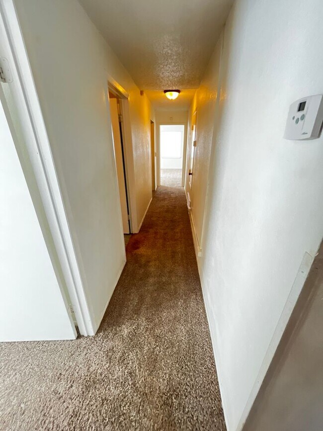 Building Photo - Perfect Rental for Families — Great Location!