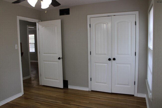 Building Photo - 4305 Randel Dr