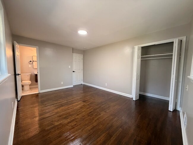 Building Photo - Spacious 5 BD 3 BA Home in a Quiet Decatur Neighborhood