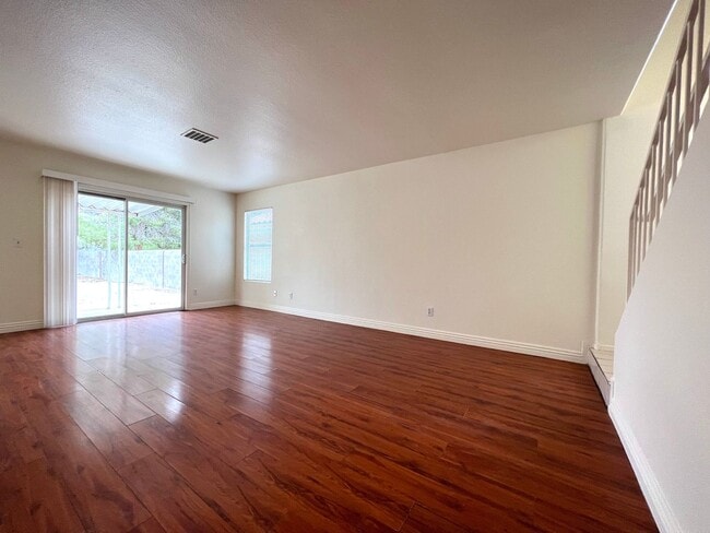 Building Photo - 4548 Aviation St