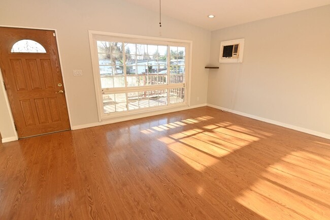 Building Photo - 1935 Jackson St