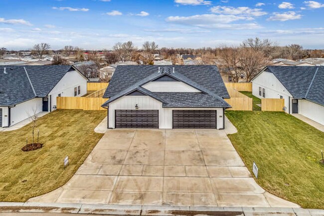 Primary Photo - Gorgeous Duplex with 2 Car Garage & Fenced...