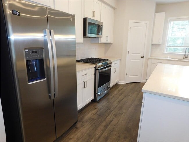 Building Photo - 1626 Halbrook Pl SW