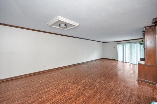 Building Photo - 1120 Beacon Pkwy W